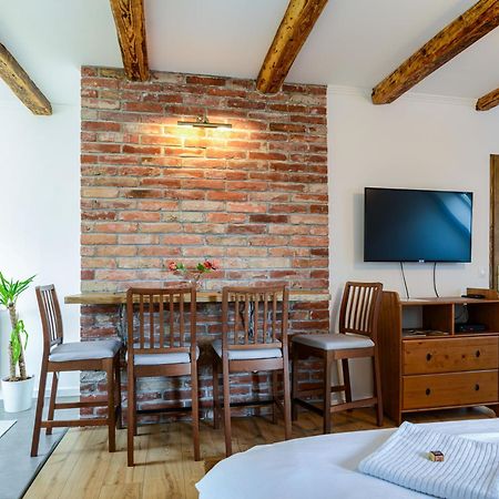 Terrace Apartments III Егер Екстериор снимка