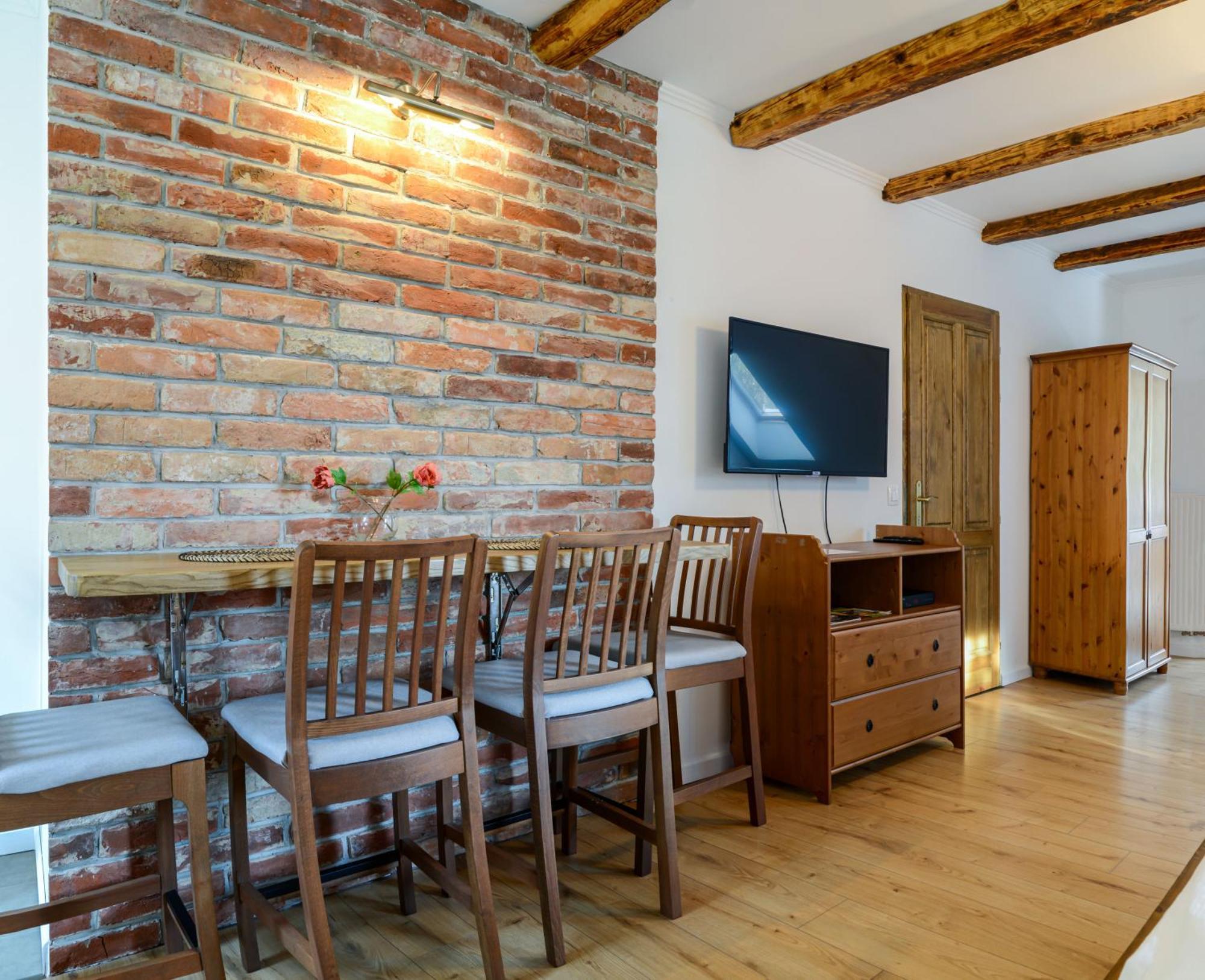 Terrace Apartments III Егер Екстериор снимка